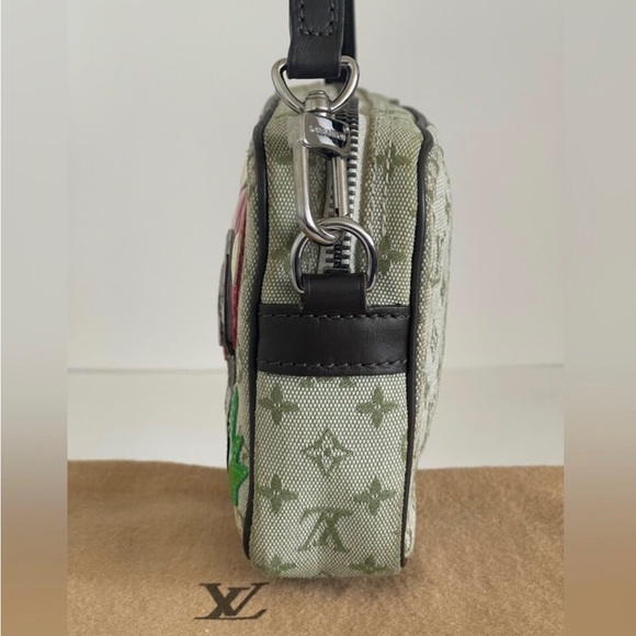 LOUIS VUITTON CONTE DE FEES MINI LIL POCHETTE “FAIRY TALE” - Picture 7 of 16